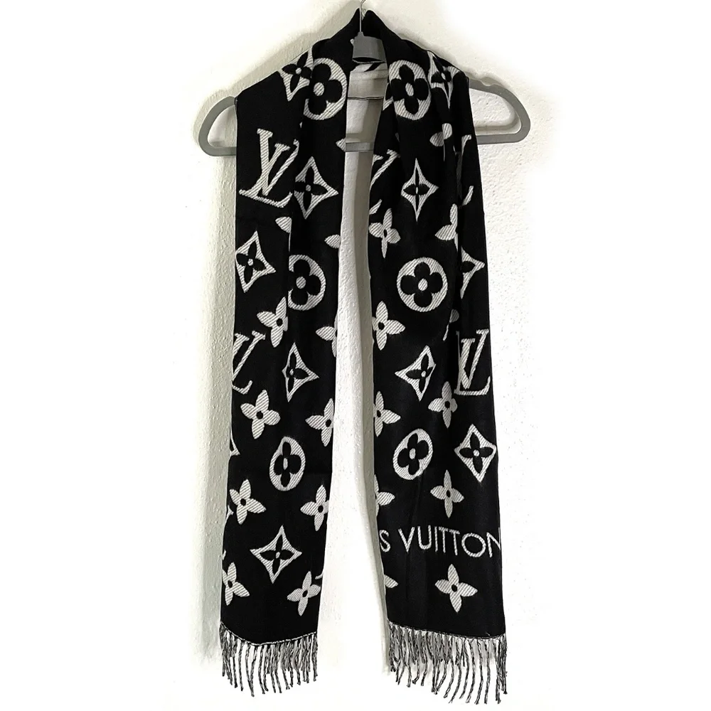 Louis Vuitton Black & White Scarf 70x16 - Picture 2 of 8
